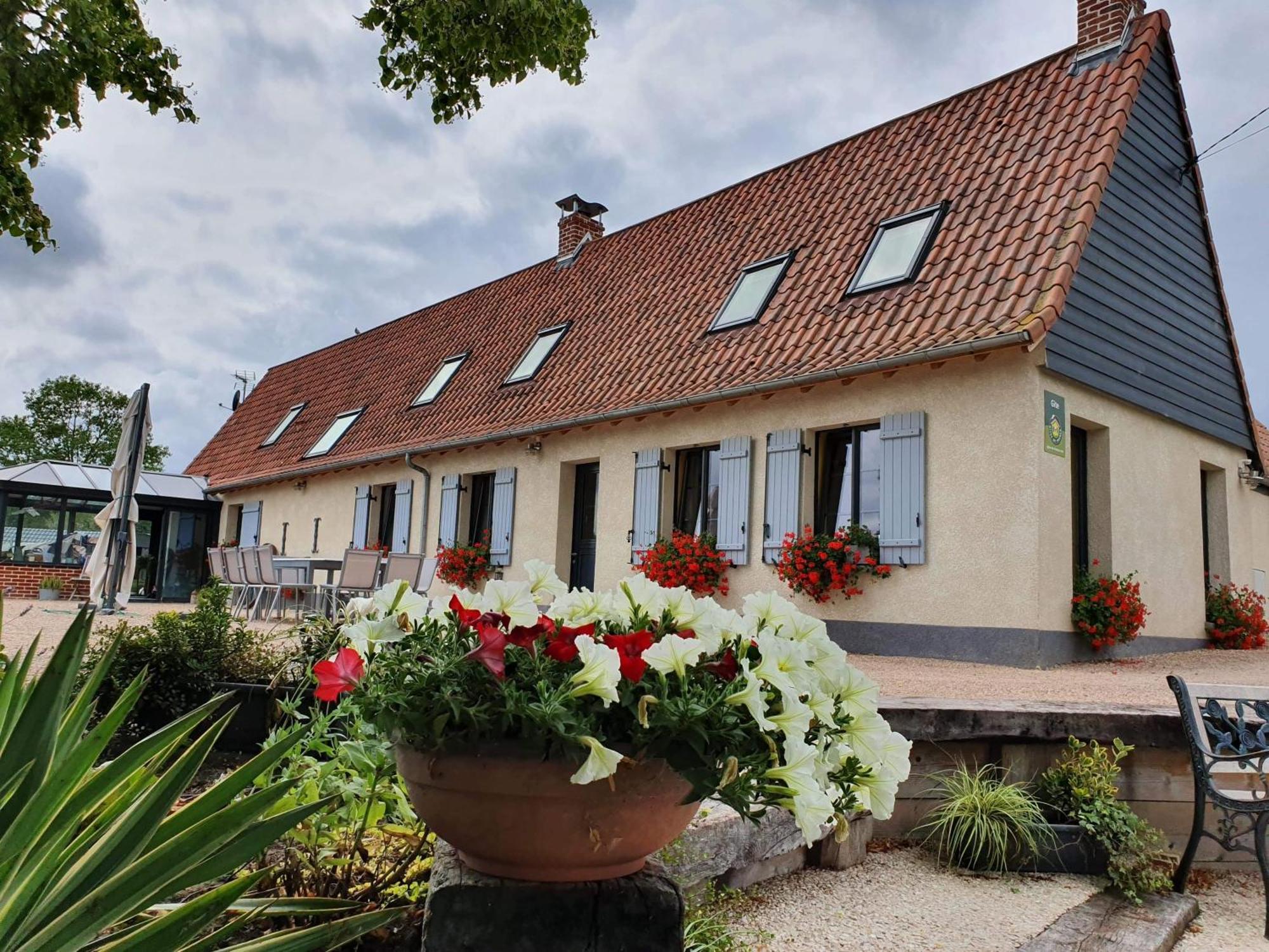 Au Chemin Du Paradis Gite De 10 Personnes 4 Etoiles Saint-Martin-Lez-Tatinghem Exterior photo